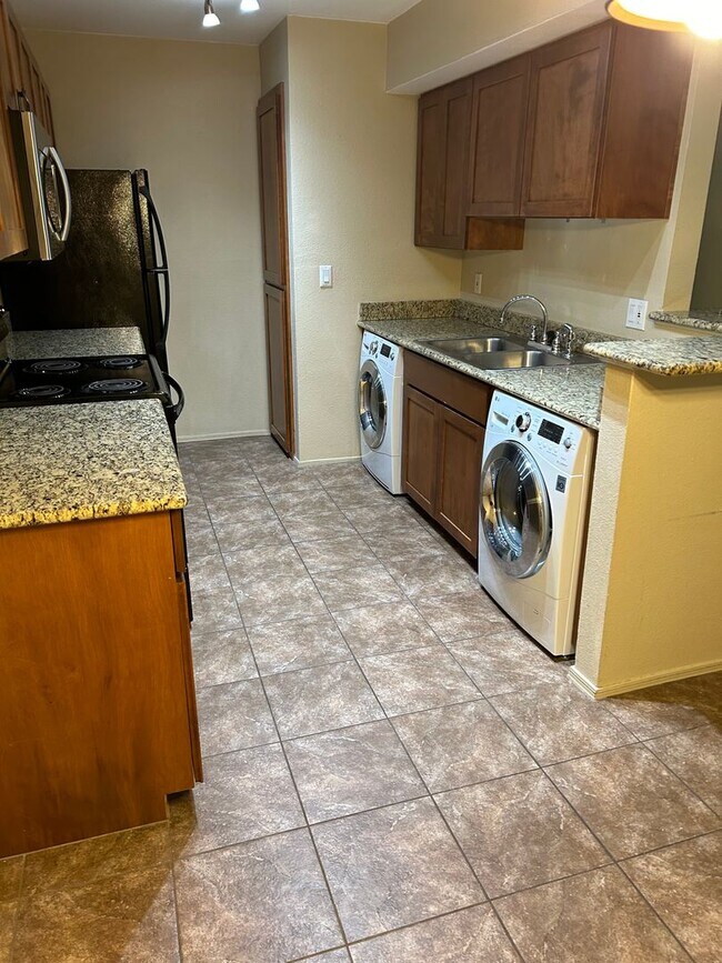 Building Photo - Wonderful Rental