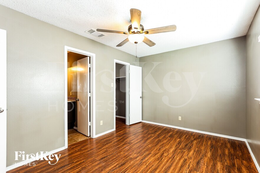 Building Photo - 6907 Saharastone Dr
