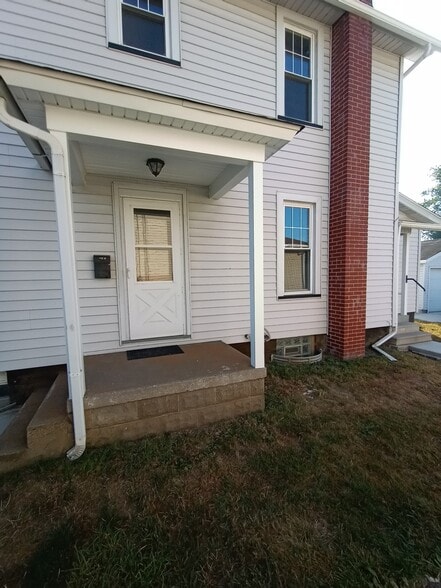 ENTRANCE - 825 Tremont Ave SW