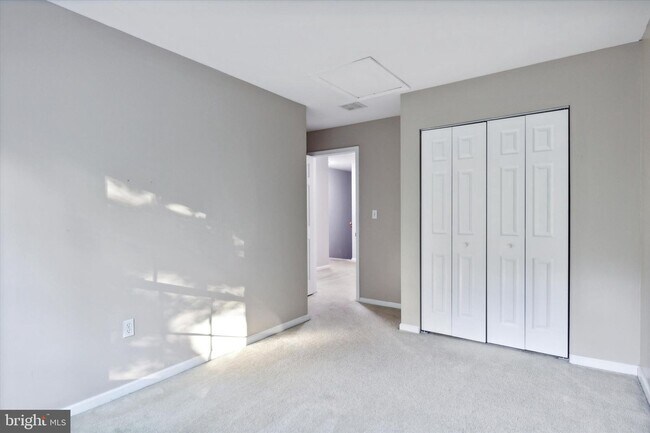 Building Photo - 125 Vernon Ct