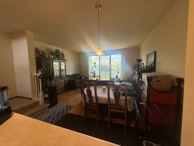 Building Photo - 348 Fallbrook Ct