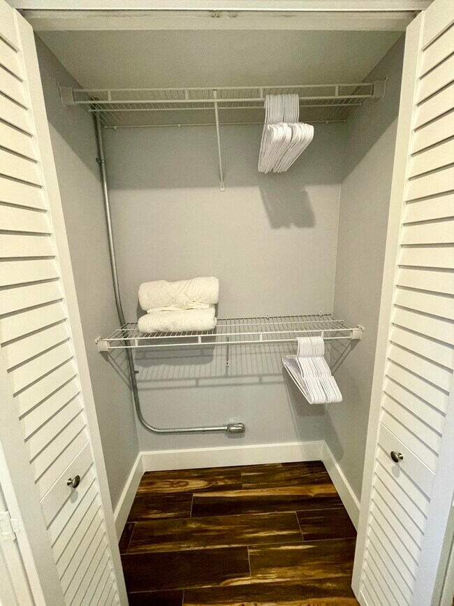 Building Photo - 11863 Wimbledon Cir