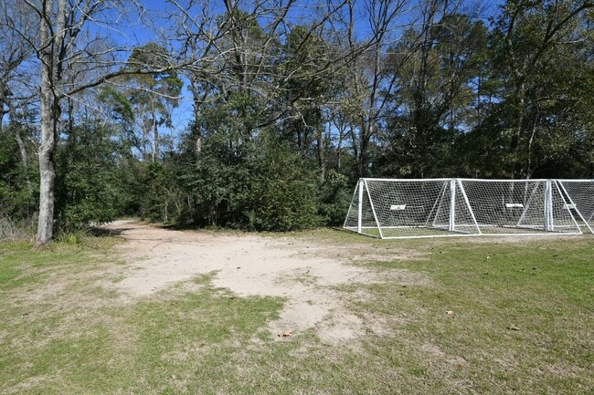 Building Photo - 26 Yewleaf Rd