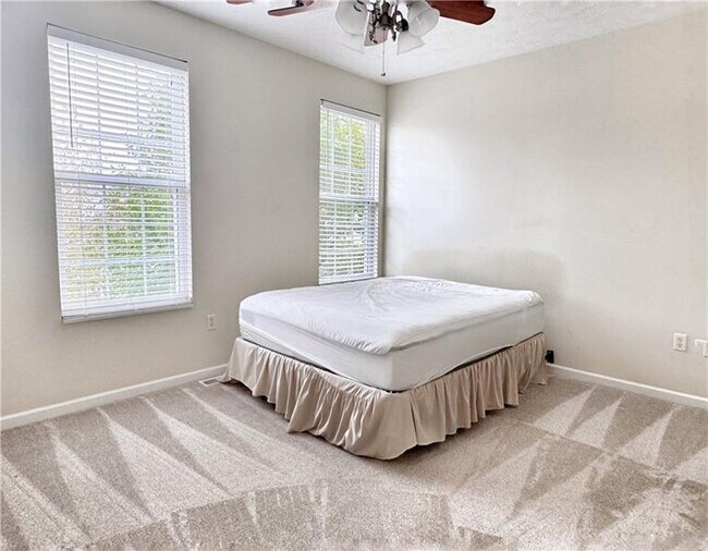 Building Photo - 203 Sonie Dr