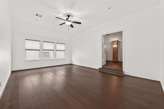 Building Photo - 2727 Carriage Hollow Ln