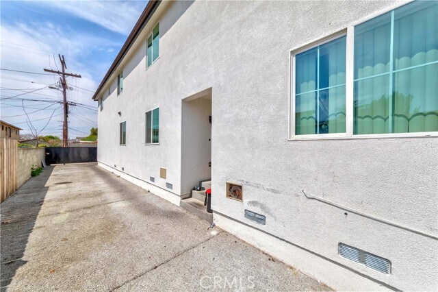 Building Photo - 8711 McKinley Pl