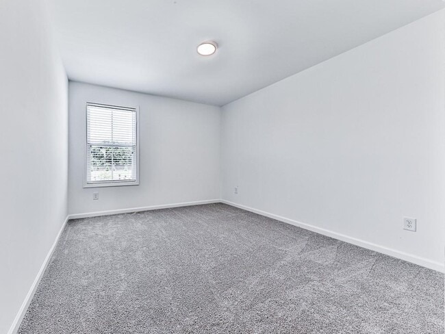 Building Photo - 611 Elwick Ln