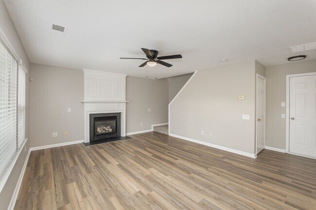 Building Photo - Elegant 4-bedroom Ballantyne home located ...