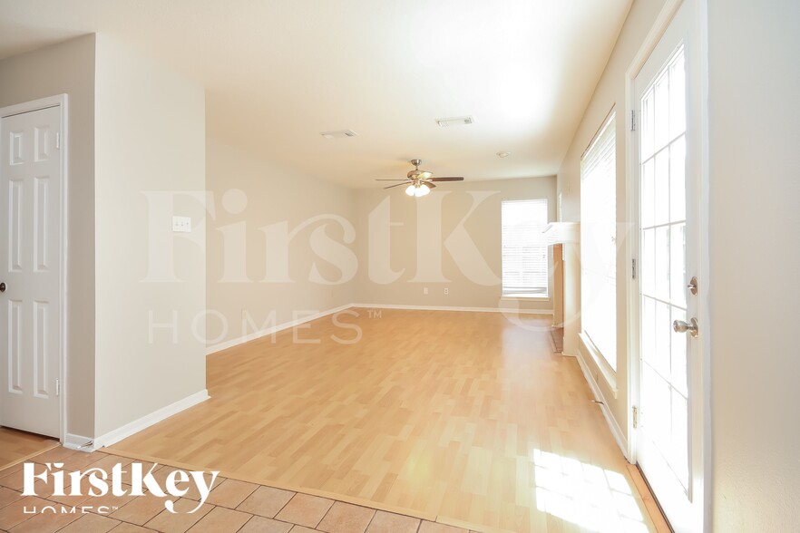 Building Photo - 1039 Wentworth Dr