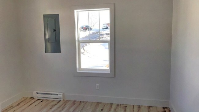 Building Photo - 1112 King Rd