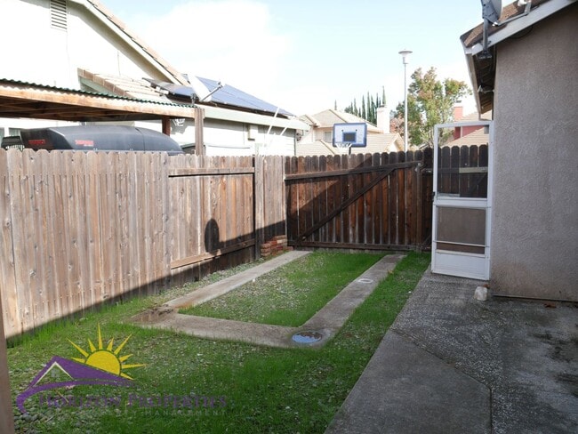 Building Photo - 9472 Clementine Way