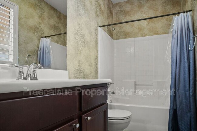 Building Photo - 2234 Capistrano Way