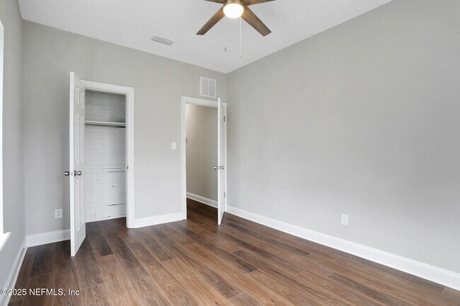 Building Photo - 2578 Haldumar Terrace