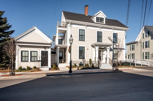 Primary Photo - 553 Islington St