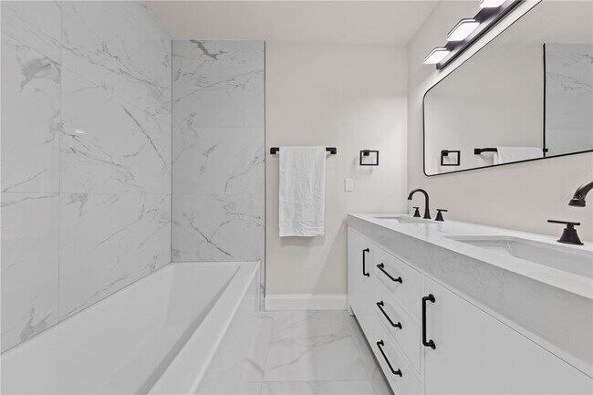 Building Photo - 3253 Oak Point Cir