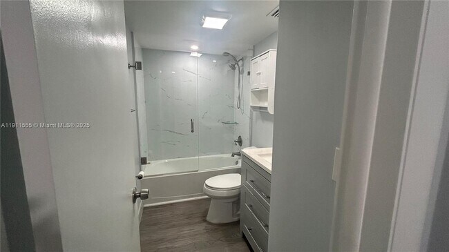 Building Photo - 3100 Riverside Dr