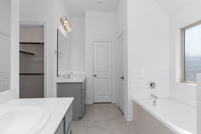 Building Photo - 31427 Vineyard Creek Dr