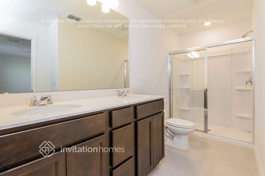 Building Photo - 16390 Grey Pne Dr