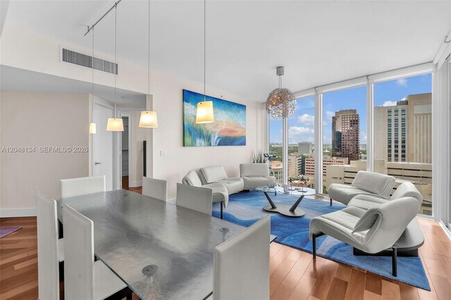 Building Photo - 333 Las Olas Way
