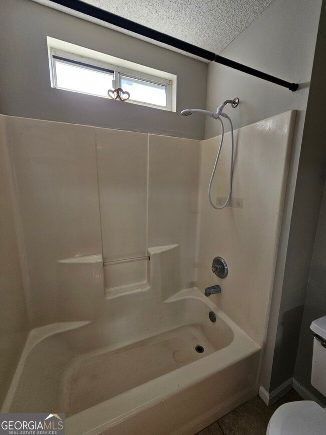 Building Photo - 189 E Lakemont Dr