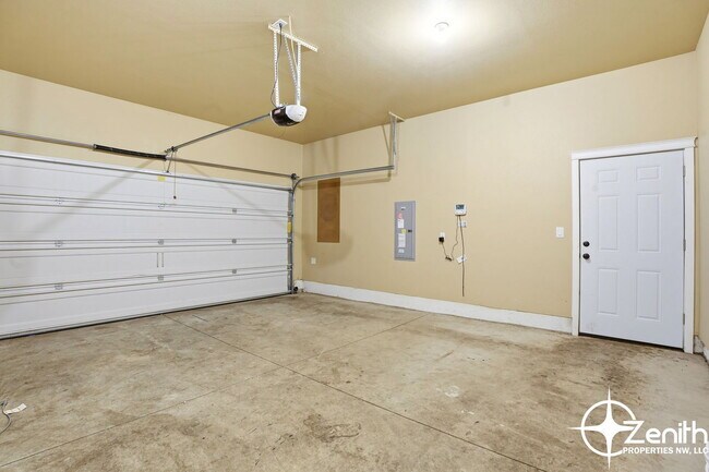 Building Photo - 4608 NE 91st Way