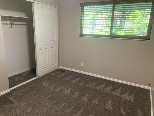 Building Photo - 7771 S 415 E