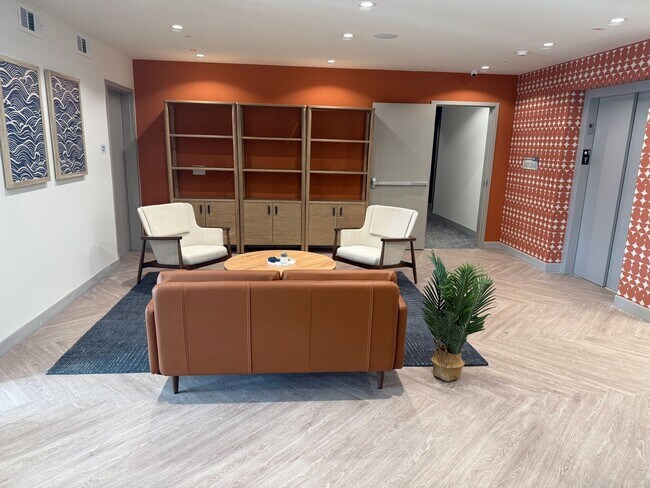 Building Photo - Beacon Landing - Brand New! 2bd, 2ba, private extra large screened porch and elevator!