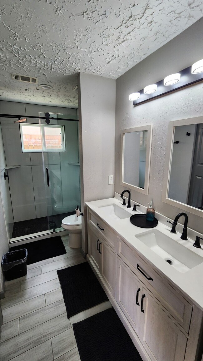 Building Photo - 9735 Stonemont Rd