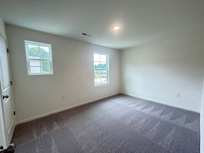 Building Photo - 724 Ironwood Ct