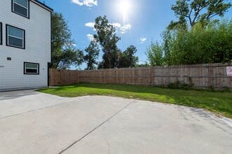 Building Photo - 6309 Sandra St