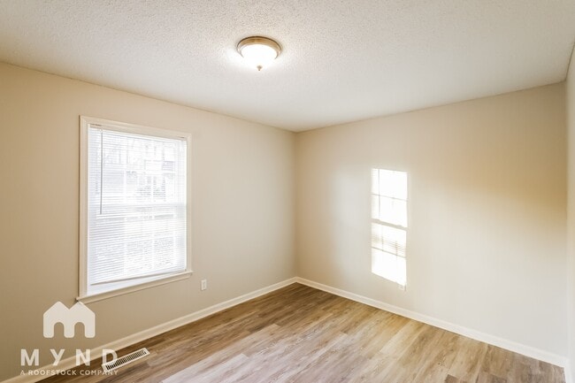 Building Photo - 3221 Fieldale Dr