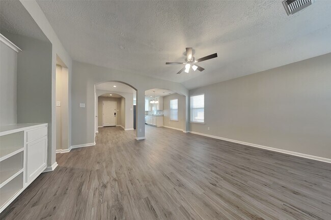 Building Photo - 2343 Colonial Springs Ln