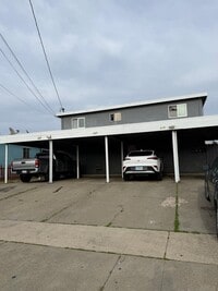 Building Photo - 524 S 17th St