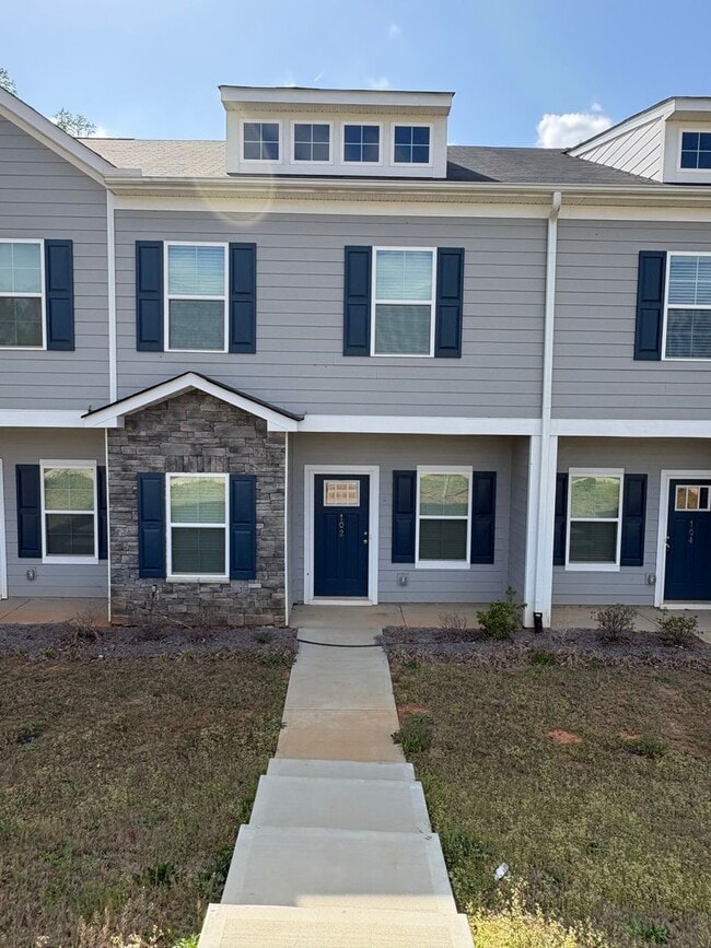 Building Photo - Brand New Townhome | 3 BR/2.5BA | 1-Car Garage | Be the First to Call Pendleton Home