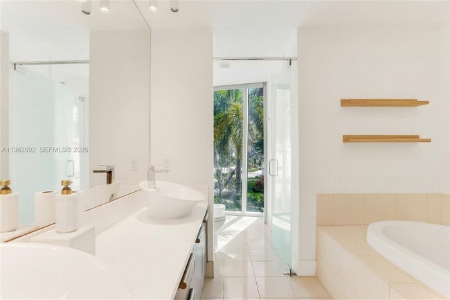 Building Photo - 2950 NE 188th St