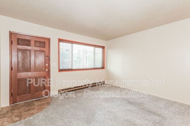 Building Photo - 1135 SE 27th Ave