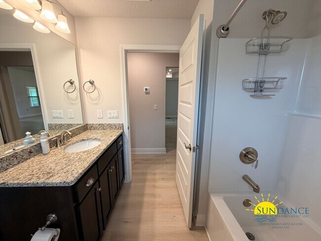 Building Photo - Beautiful 4-Bedroom Home in Quiet Crestview Cul-de-Sac!