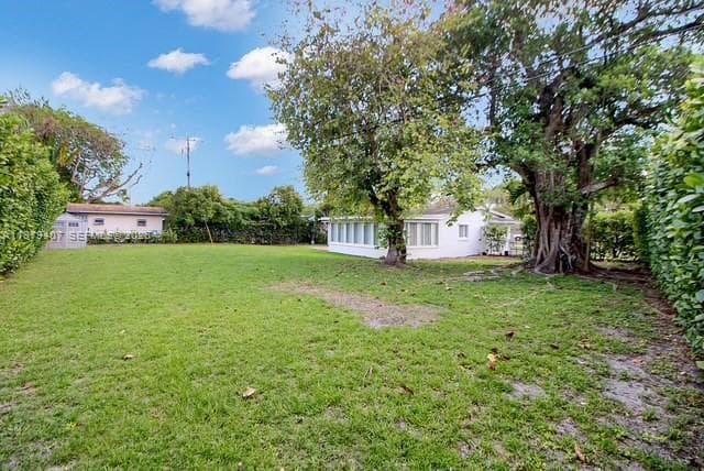 Building Photo - 7325 SW 98th Ct