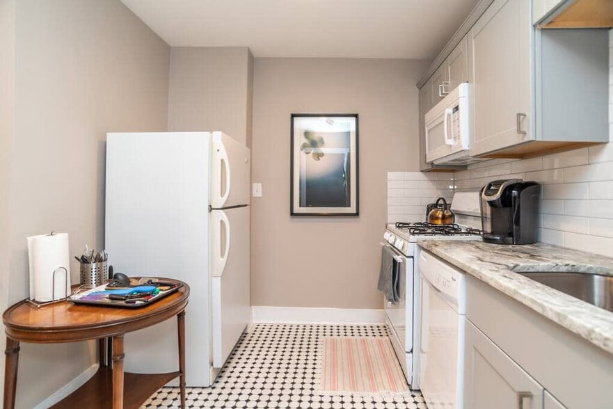 Building Photo - 215 Piedmont Ave NE