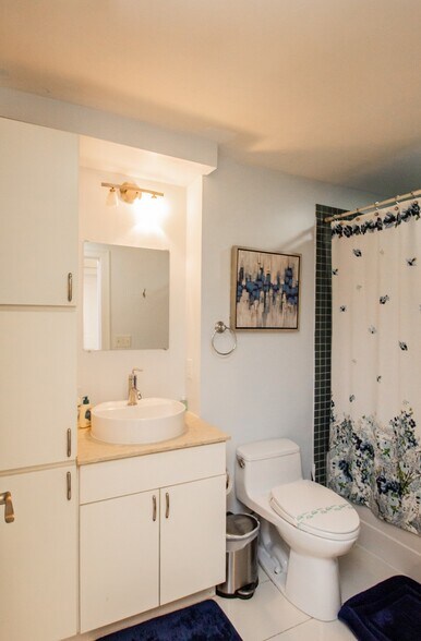 Building Photo - 22 Hancock St