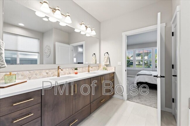 Building Photo - 10238 Hazy Gln Dr