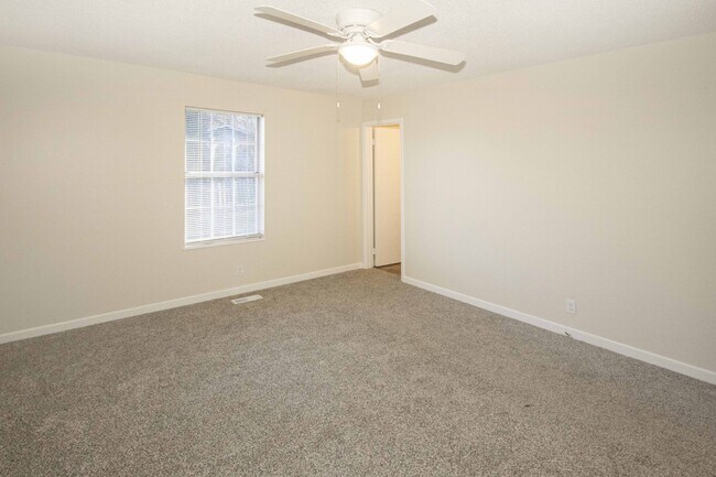 Building Photo - 6600 Woodcock Cir