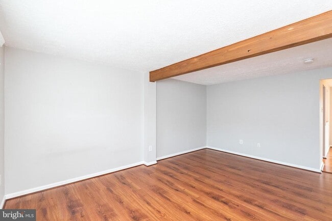 Building Photo - 3348 Raccoon Ct