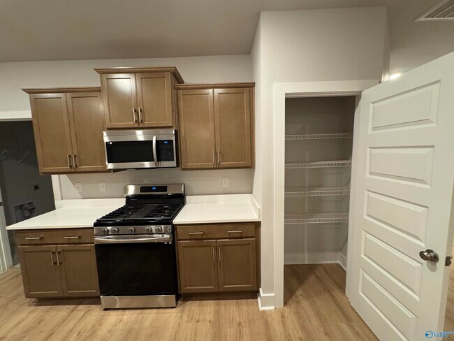 Building Photo - 12631 Whitcomb Cir