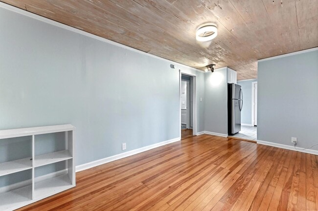 Building Photo - 424 51st St