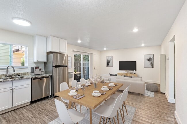 Building Photo - Glenbrook Apartments