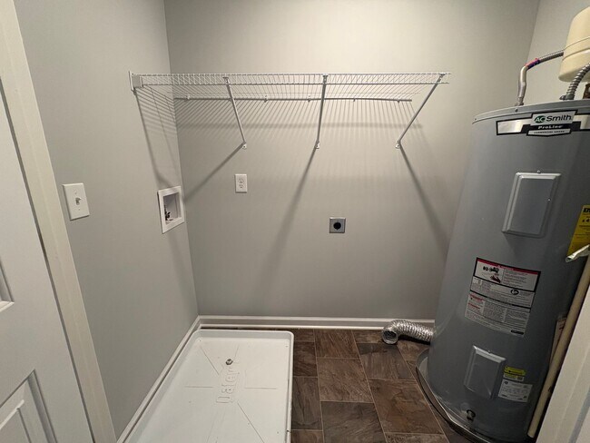 Building Photo - 2 Bedroom Townhome in Antioch