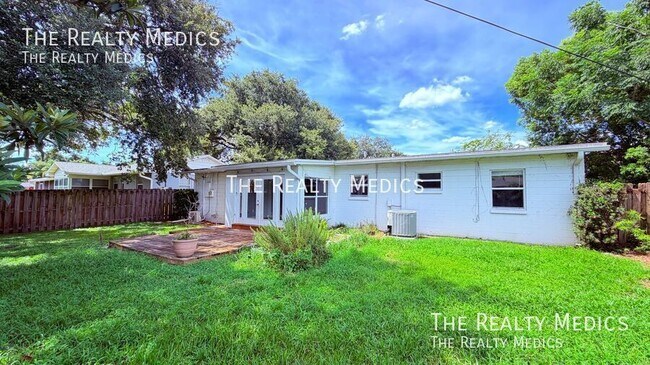 Building Photo - 942 Sherrington Rd