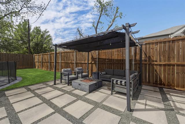 Building Photo - 5914 Goodwin Ave