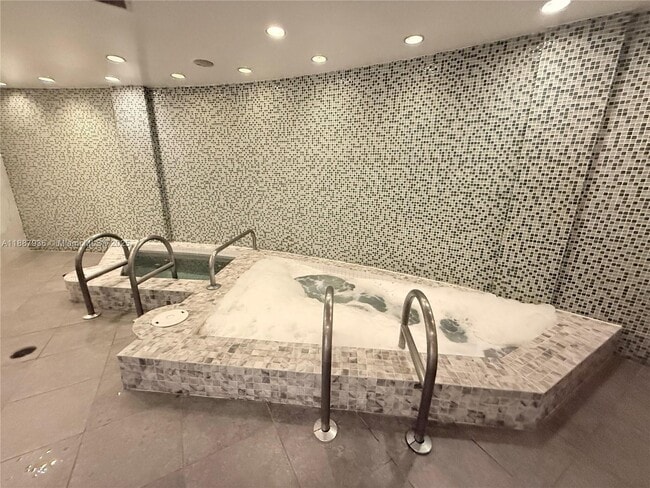 Building Photo - 253 NE 2nd St